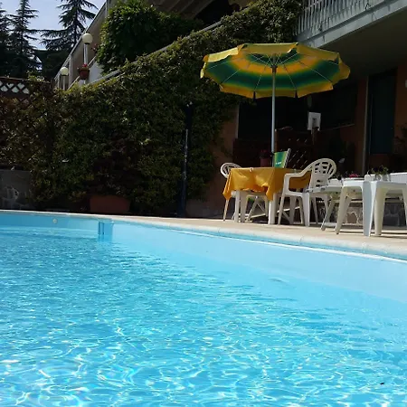 فندق Garden Ristorante 3*