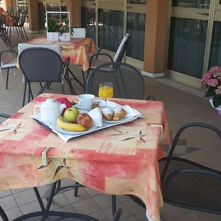 Ξενοδοχείο Garden Ristorante