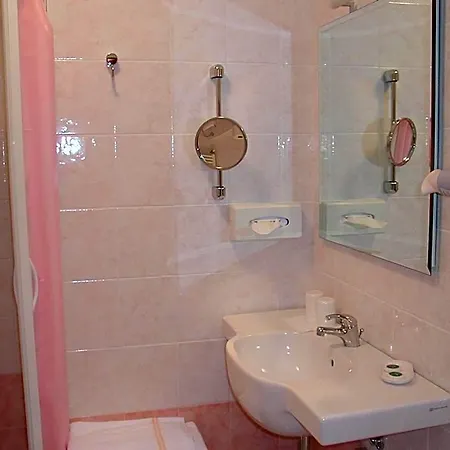 فندق Garden Ristorante 3*